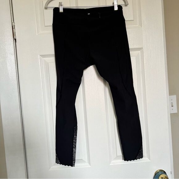 Lululemon tight stuff tight size 8 PLEASE READ for condition details - Picture 2 of 5
